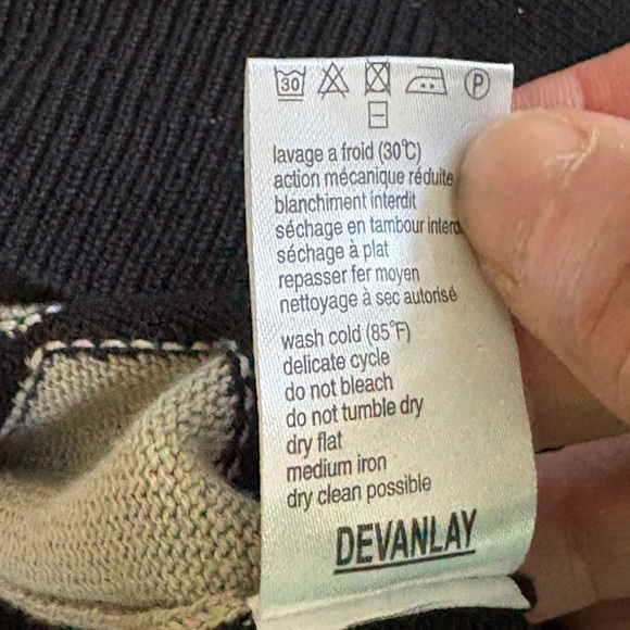 LACOSTE Mens Argyle Diamond Black Red Sweater. 5 - Picture 4 of 11